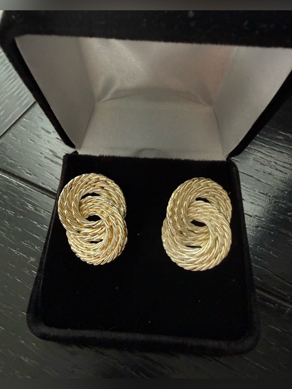 Vintage Twisted Rope Knot Design Earrings